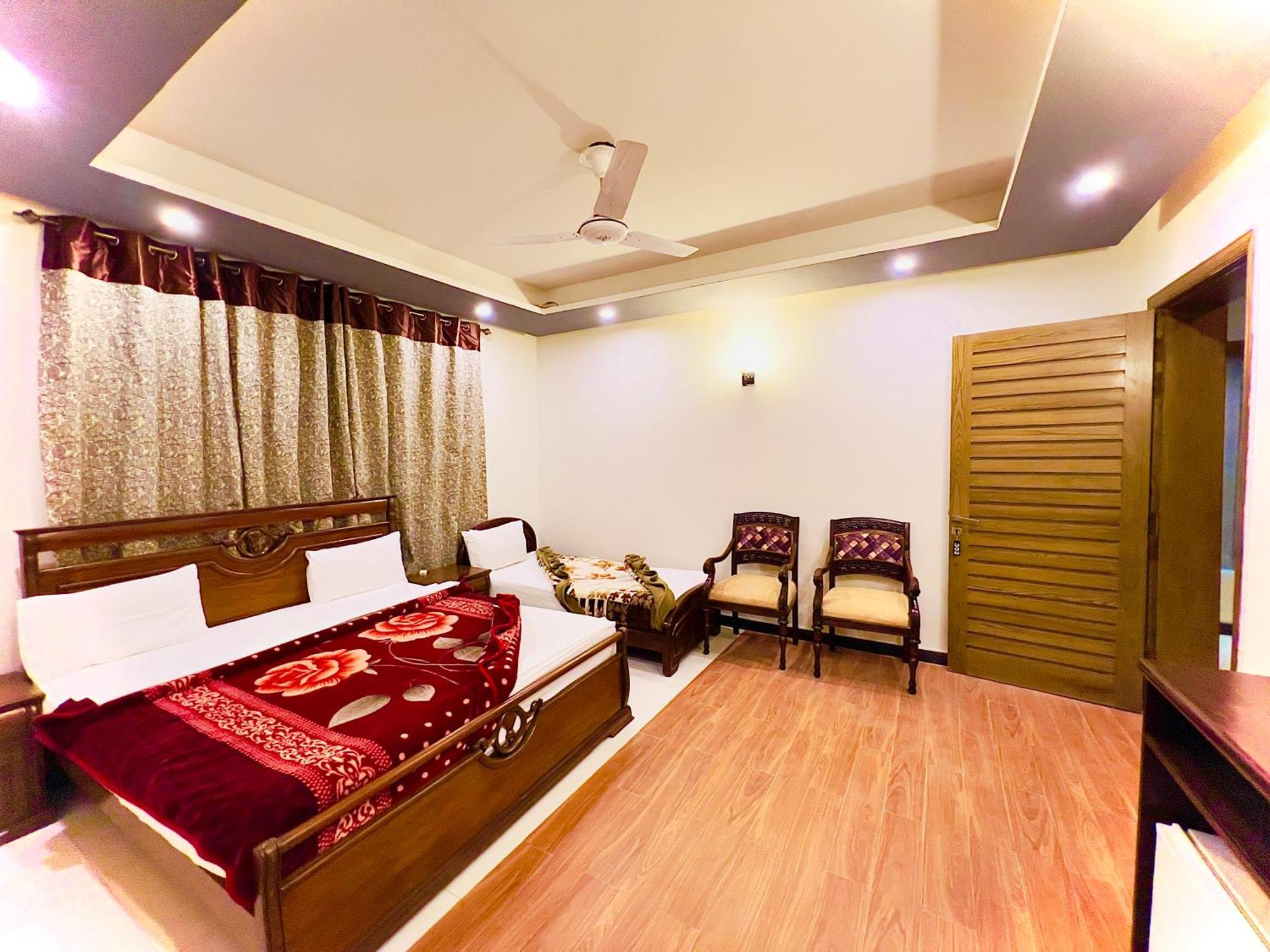 Holiday In Islamabad Exterior photo