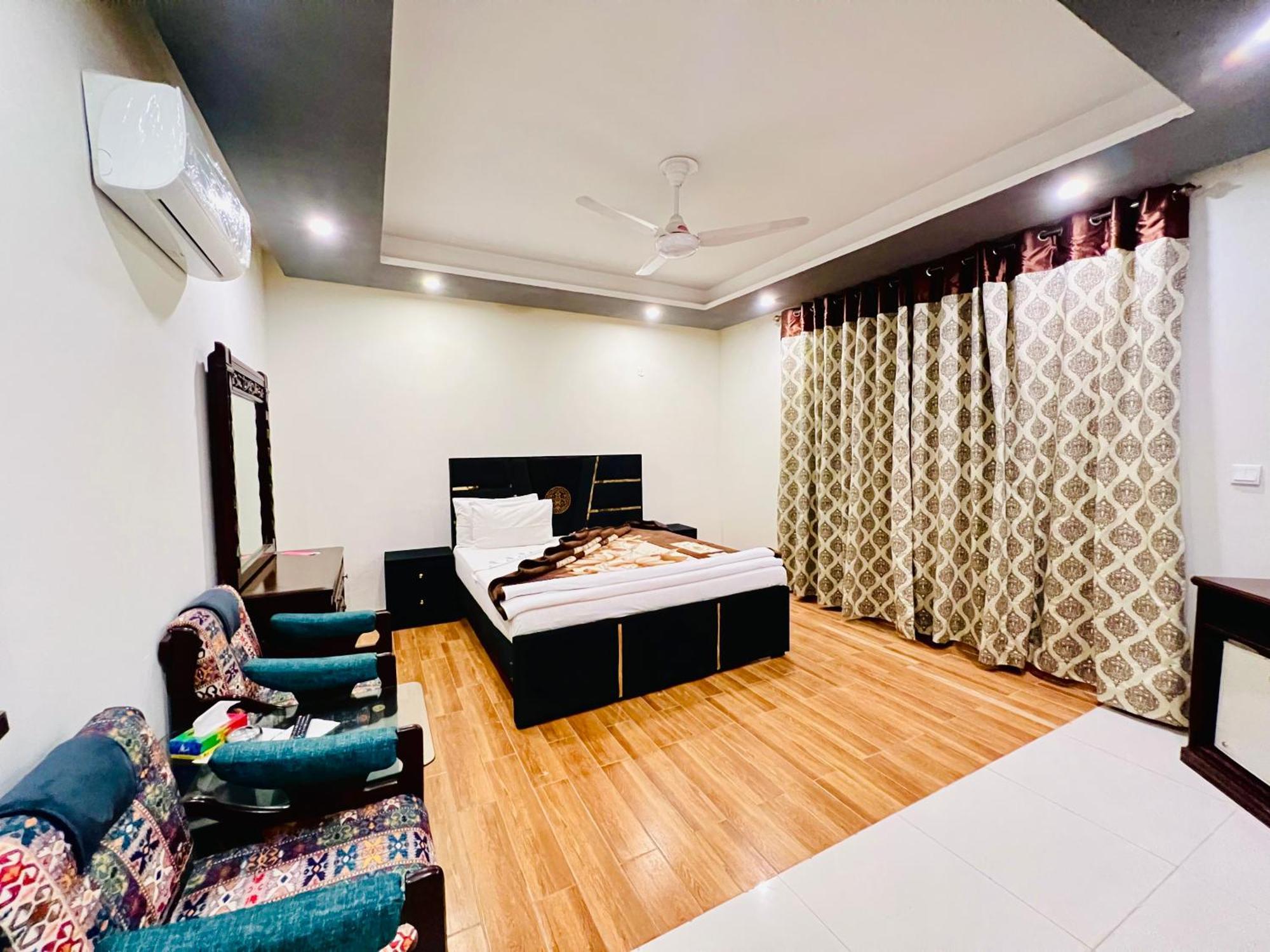 Holiday In Islamabad Exterior photo