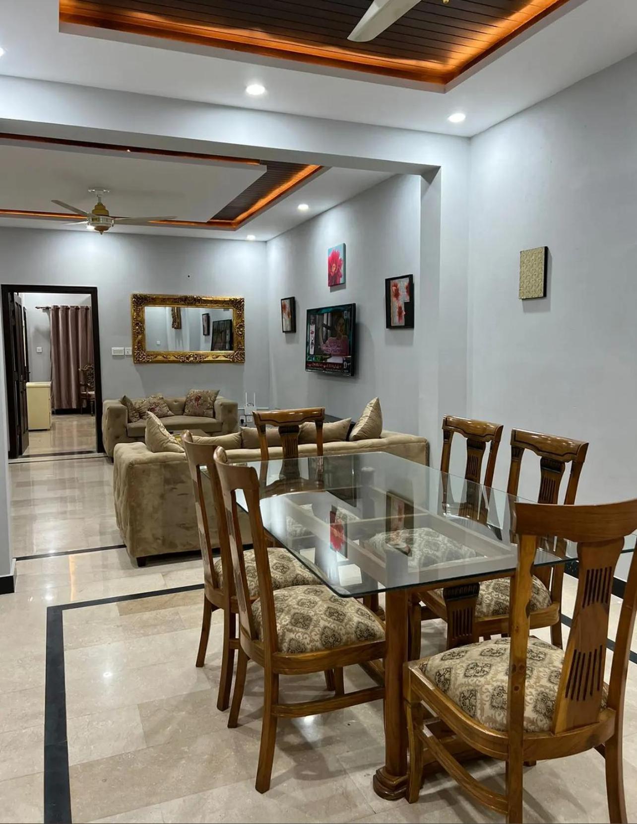 Holiday In Islamabad Exterior photo